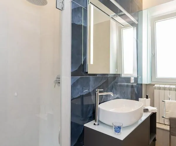 Perseo Luxe Apartment Near Colosseum Rome