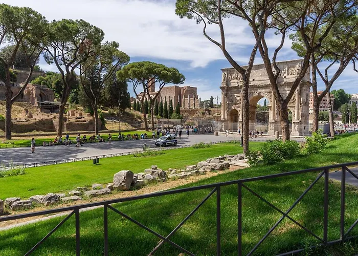 Perseo Luxe Apartment Near Colosseum * Rome